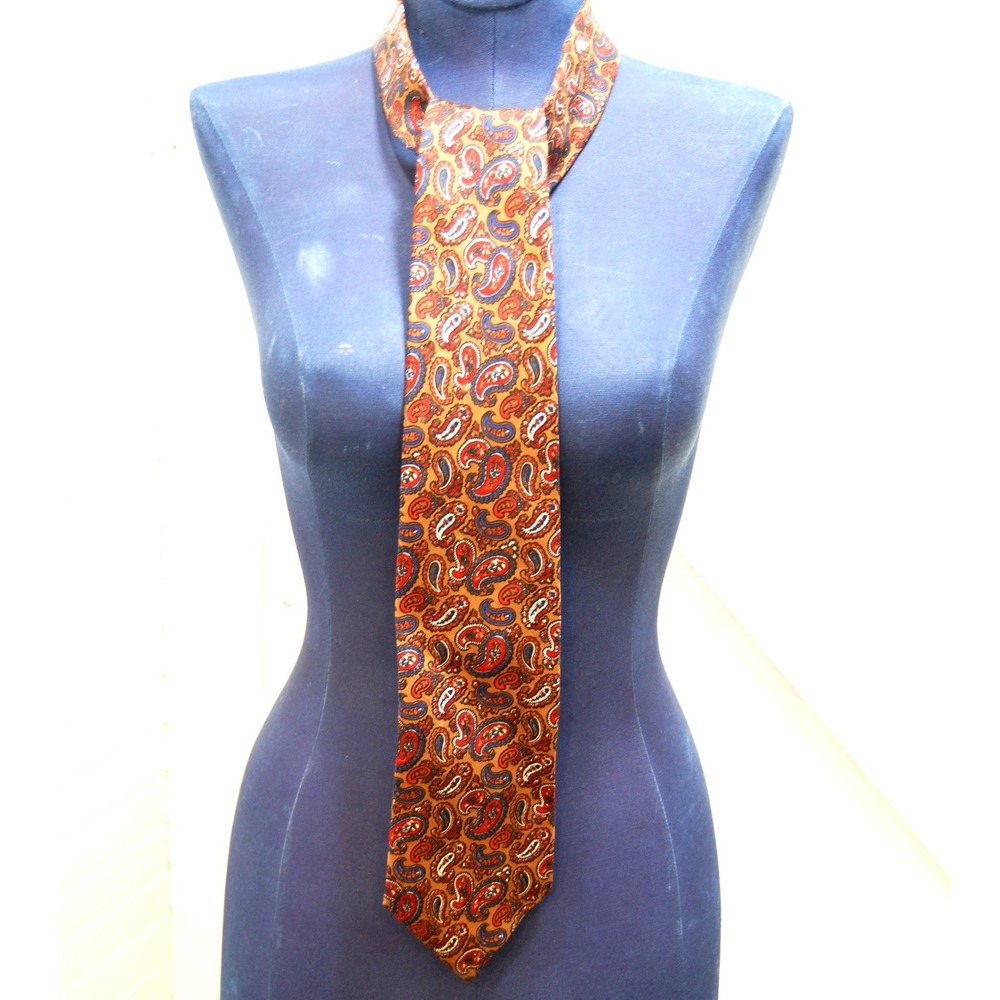 Paisley print Bert Pulitzer neck tie Men's 55" 100% silk Vintage Red Gold